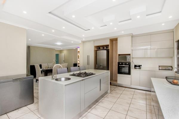 6 Bedroom House