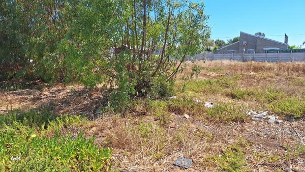 600 m² Land