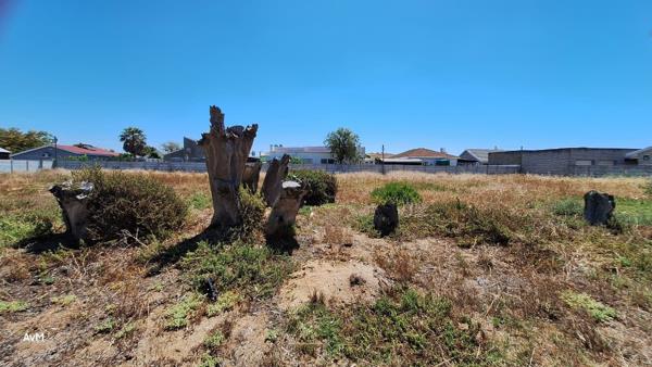 600 m² Land
