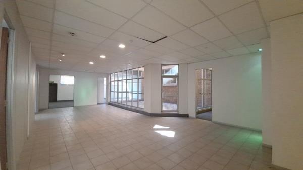 334  m² Industrial space