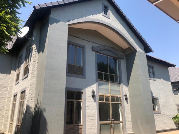 565  m² Office Space