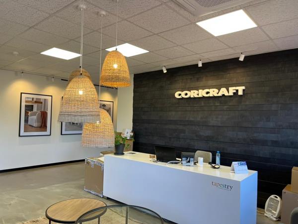 877 m² Commercial space