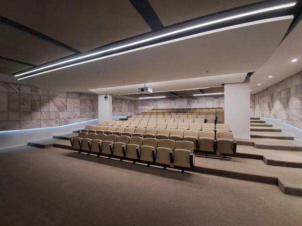 5 403  m² Office Space