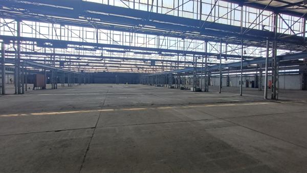 14 000  m² Industrial space