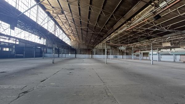 3 000  m² Industrial space