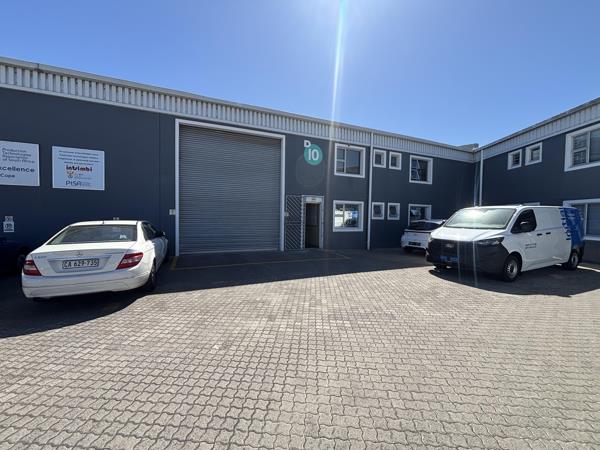 888  m² Industrial space