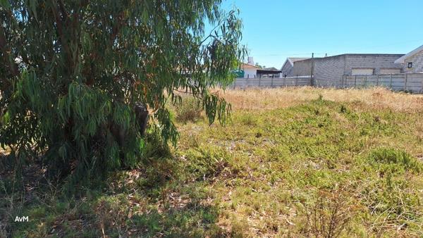 600 m² Land