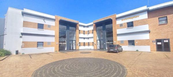 544  m² Office Space