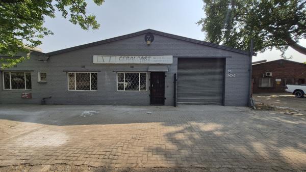 512  m² Industrial space
