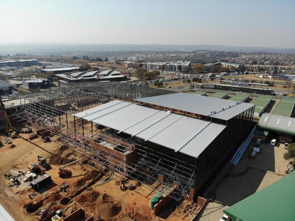 27 000  m² Industrial space