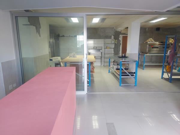 121  m² Commercial space