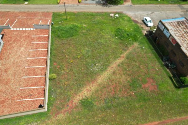 689 m² Land