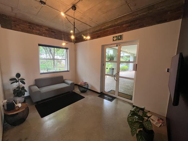 240  m² Commercial space