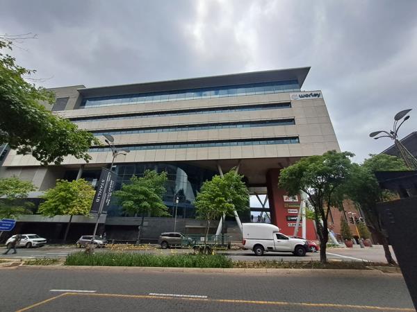 1 400  m² Commercial space