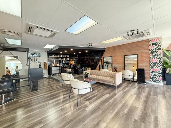 160  m² Commercial space