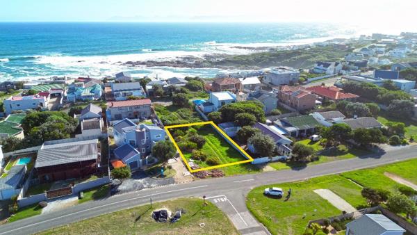 595 m² Land