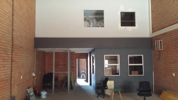 193  m² Industrial space