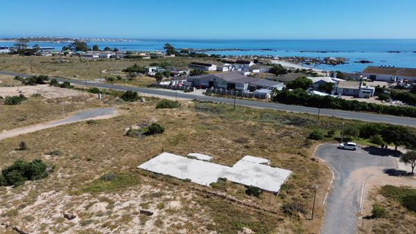 818 m² Land