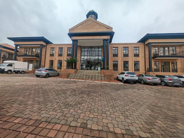 1 836  m² Commercial space