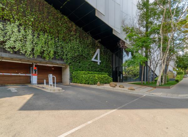 160  m² Commercial space