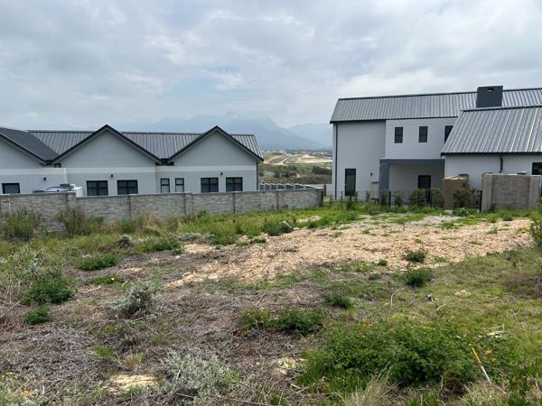 569 m² Land