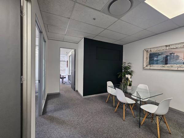 79  m² Commercial space
