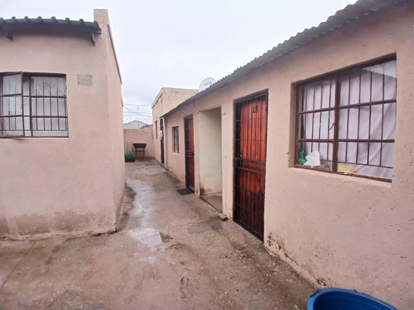 21 Bedroom House