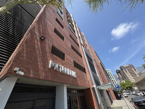 244  m² Commercial space