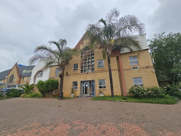 1 280  m² Industrial space