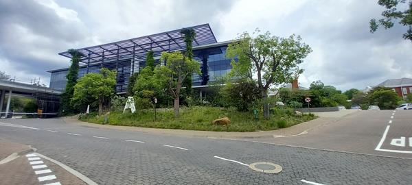 350  m² Commercial space