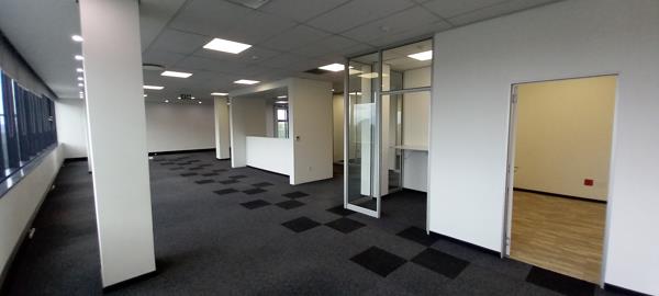 350 m² Commercial space