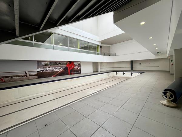 2 355 m² Retail Space