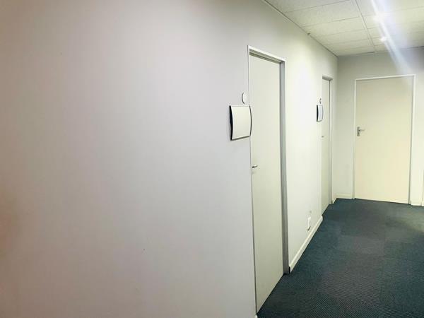 27  m² Commercial space