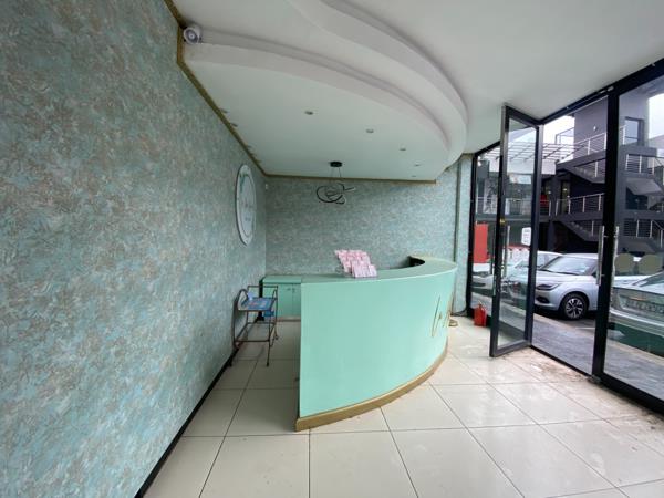 490  m² Commercial space