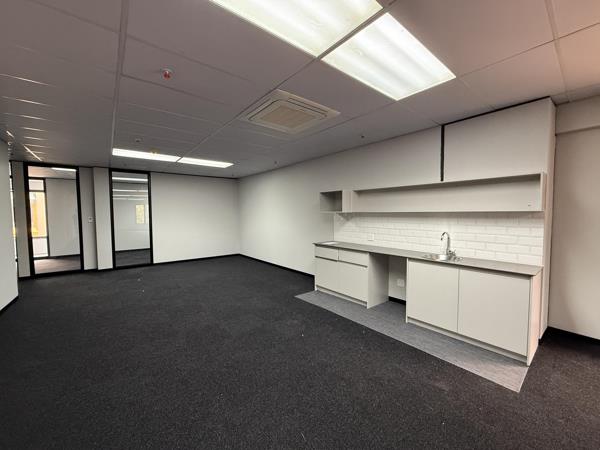 161  m² Commercial space