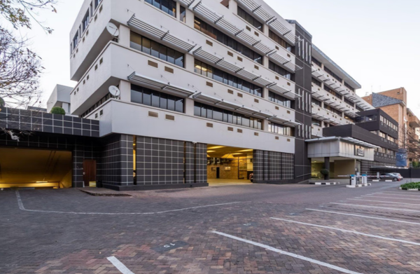 185  m² Commercial space