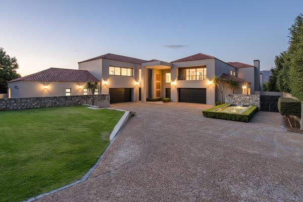 6 Bedroom House