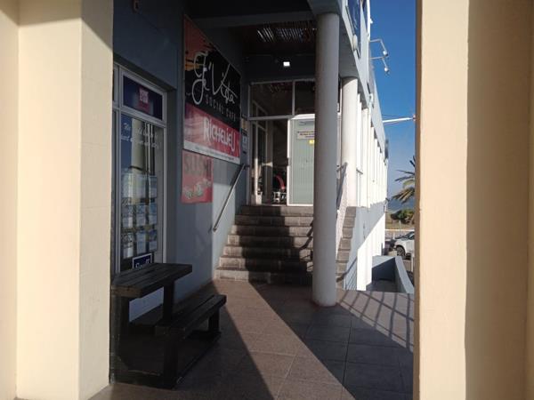 400  m² Commercial space