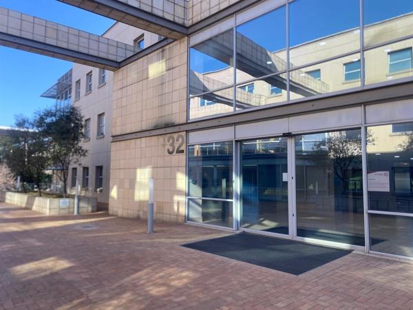 580  m² Office Space