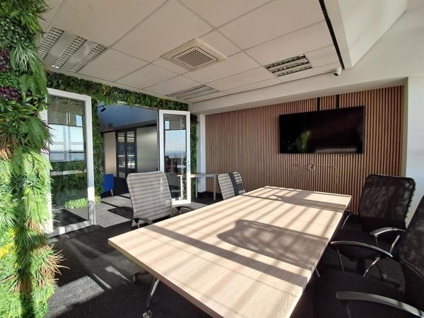 294  m² Office Space