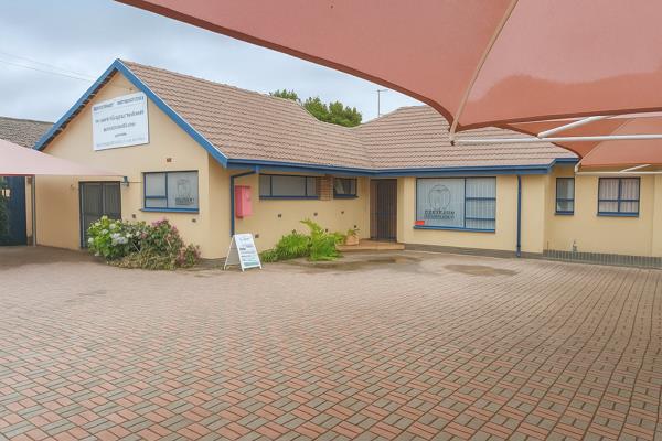 1 024  m² Commercial space