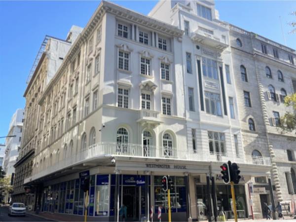 240  m² Office Space