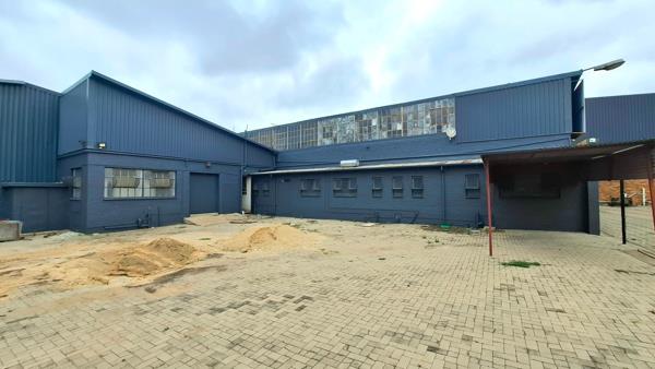 1 300 m² Commercial space