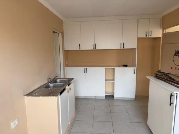 Photo of 3 Bedroom House in Trenance Manor