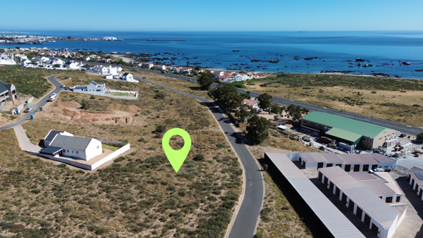 944 m² Land