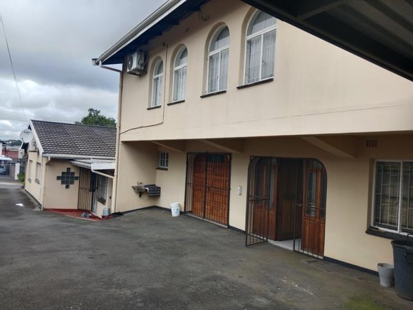 9 Bedroom House
