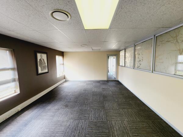 353  m² Commercial space