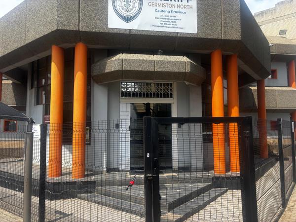 1 280  m² Commercial space