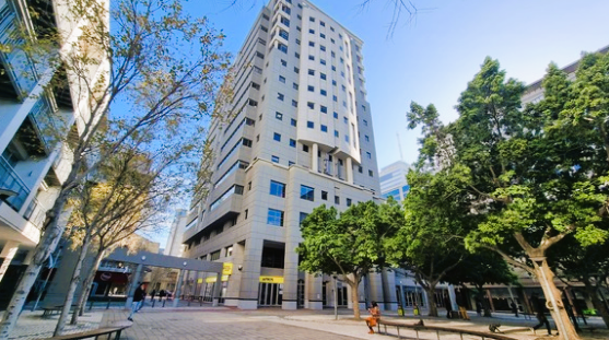 1 012  m² Commercial space