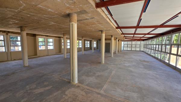 165  m² Commercial space